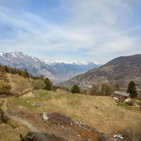 Chalet Alpina Offers Great Views *