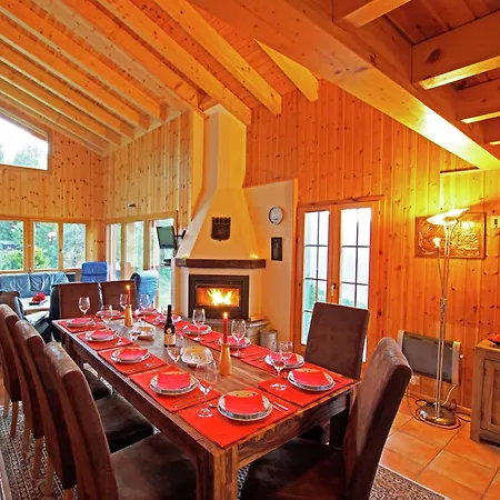 In Les 4 Vallees Ski-in Ski-out شاليه