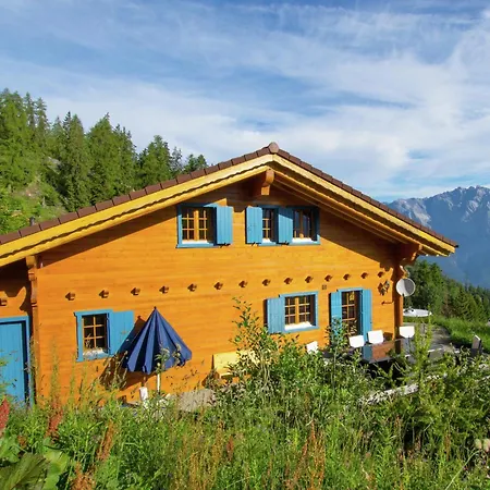 In Les 4 Vallees Ski-in Ski-out Chalet *